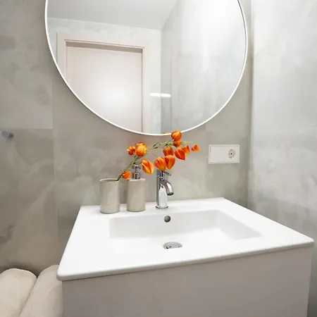 Esplanade Old Town Center - Self Check-in - Fast Wifi - Smart Tv Riga