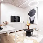 Esplanade Old Town Center - Self Check-in - Fast Wifi - Smart Tv Ryga